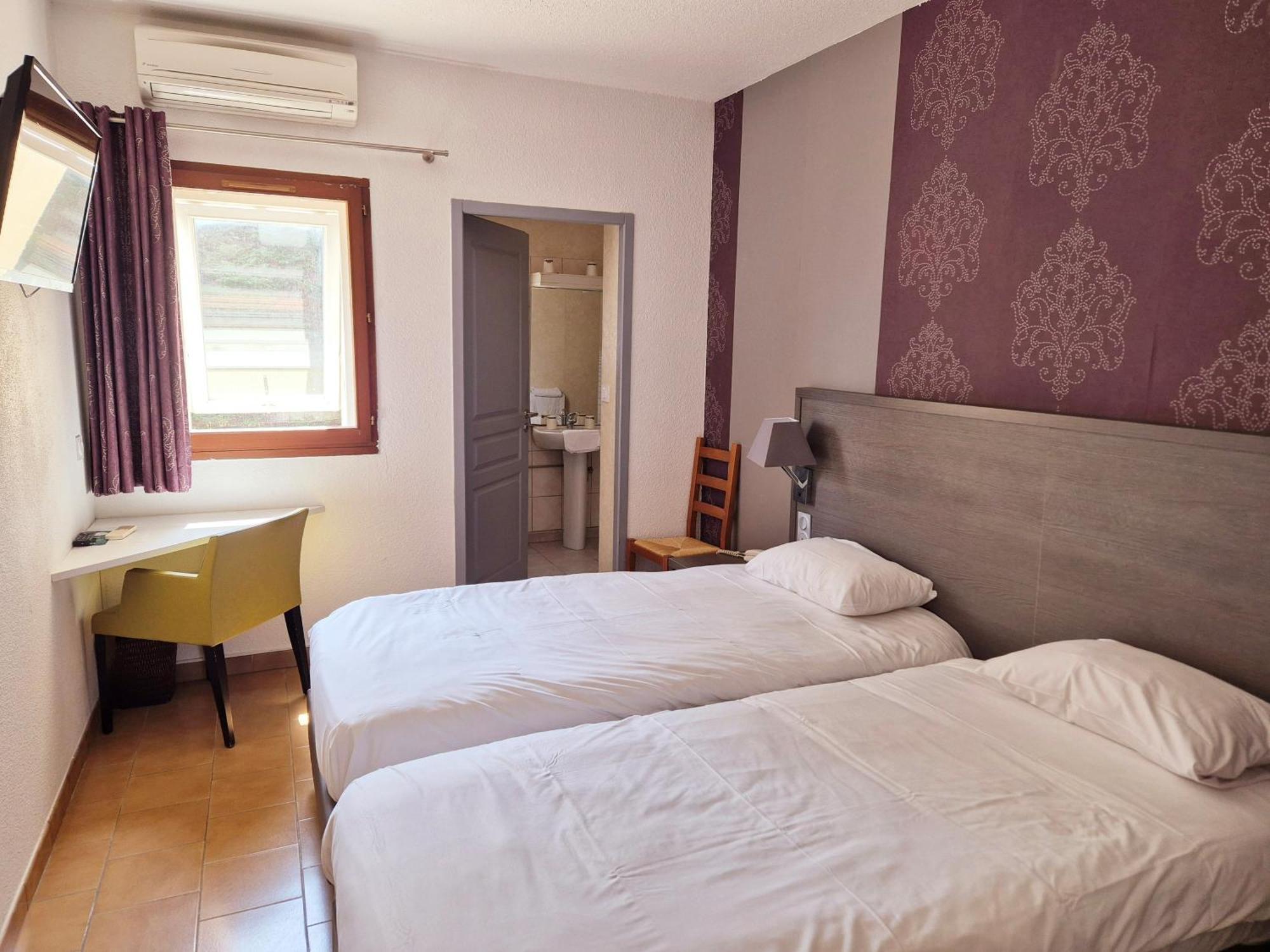 Hotel Logis Hotel Le Mistral - Restaurant - Montelimar Sud 3*