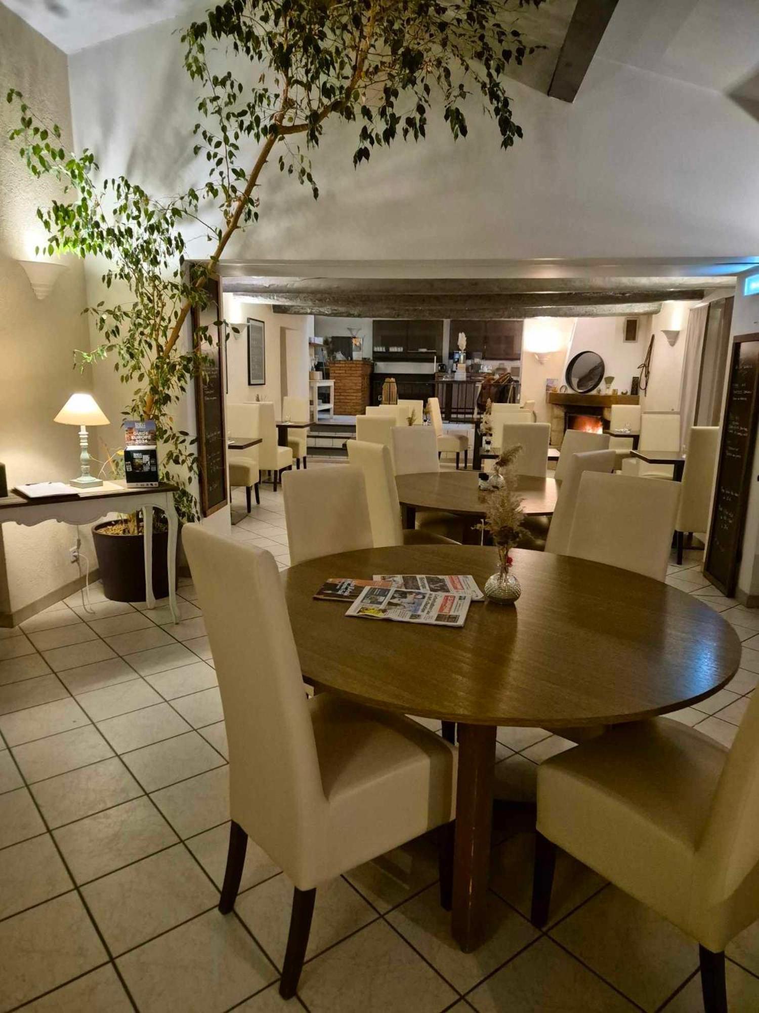 Logis Le Mistral - Montélimar Sud Hotel 3*