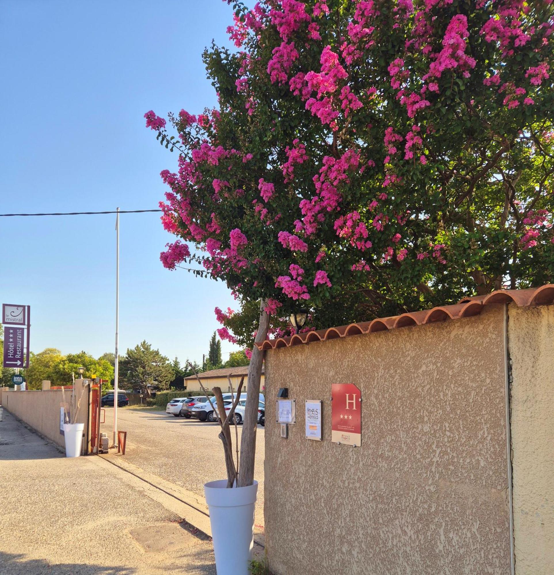 Logis Hotel Le Mistral - Restaurant - Montelimar Sud Hotel